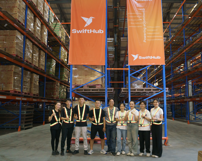 swifthub tiktok fulfillment nhân sự đóng hàng